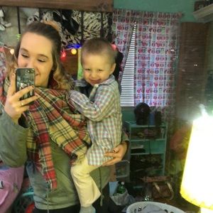 Meet your Posher, Caitlin